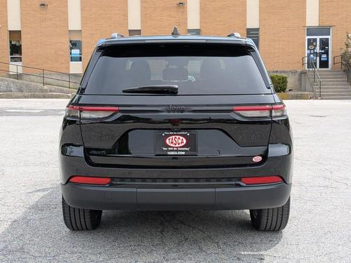 Diamond Black 2023 Jeep Grand Cherokee Altitude