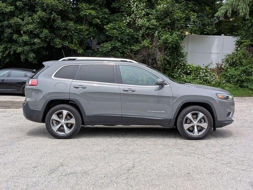 Sting Gray Clearcoat 2021 Jeep Cherokee Limited