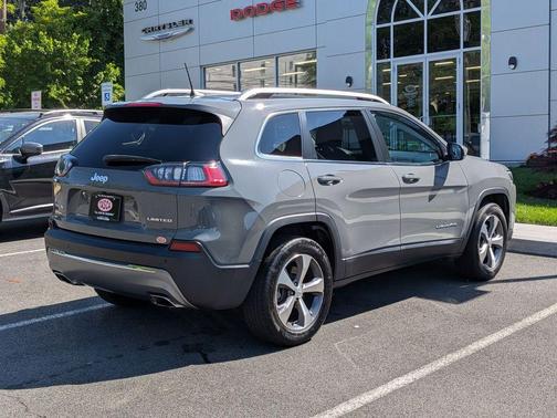 Sting Gray Clearcoat 2021 Jeep Cherokee Limited