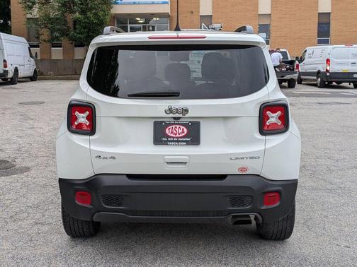 Alpine White Clearcoat 2022 Jeep Renegade Limited