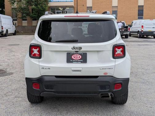 Alpine White Clearcoat 2022 Jeep Renegade Limited