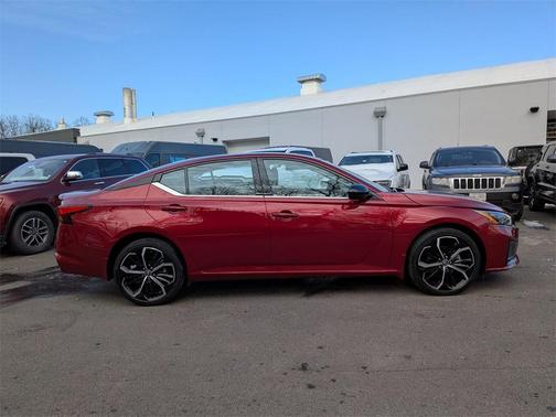 2023 Nissan Altima 2.5 SR