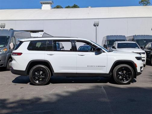 2025 Jeep Grand Cherokee L Laredo