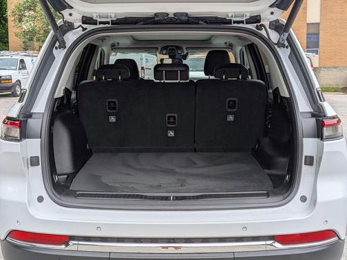 Bright White Clearcoat 2023 Jeep Grand Cherokee Limited
