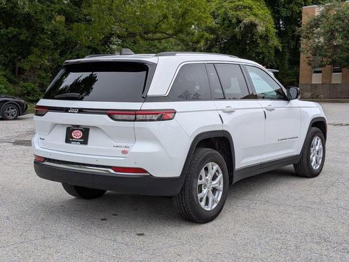 Bright White Clearcoat 2023 Jeep Grand Cherokee Limited