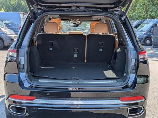 2022 Jeep Grand Cherokee Summit
