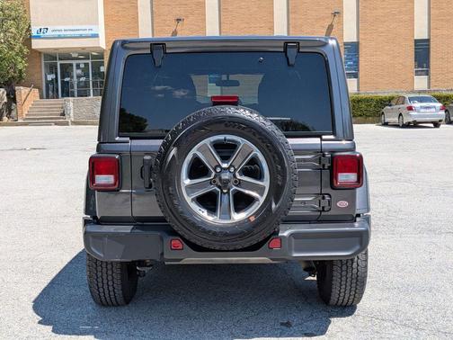 Granite Crystal Clearcoat Metallic 2021 Jeep Wrangler Unlimited Sahara