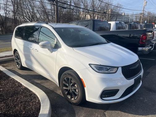 2022 Chrysler Pacifica Touring-L