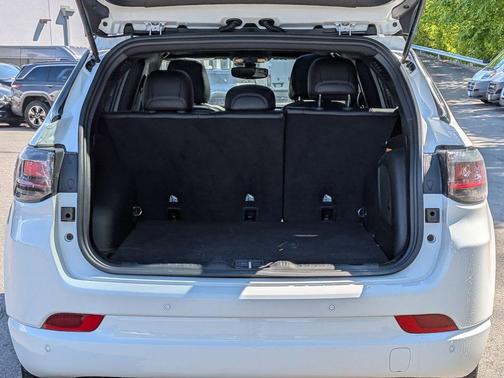 Bright White Clearcoat 2025 Jeep Compass Limited