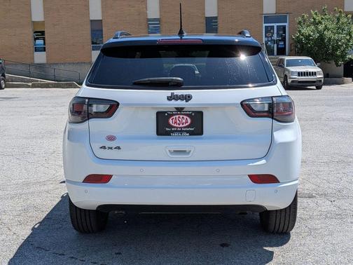 Bright White Clearcoat 2025 Jeep Compass Limited