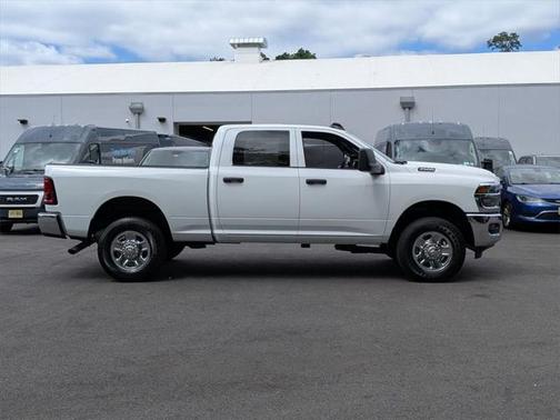 2025 RAM 2500 Tradesman Crew Cab 4x4 64' Box