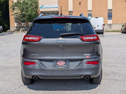 Granite Crystal Clearcoat Metallic 2014 Jeep Cherokee Latitude