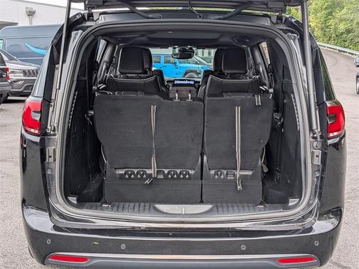 2023 Chrysler Pacifica Hybrid Limited