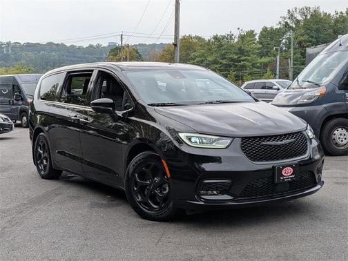 2023 Chrysler Pacifica Hybrid Limited