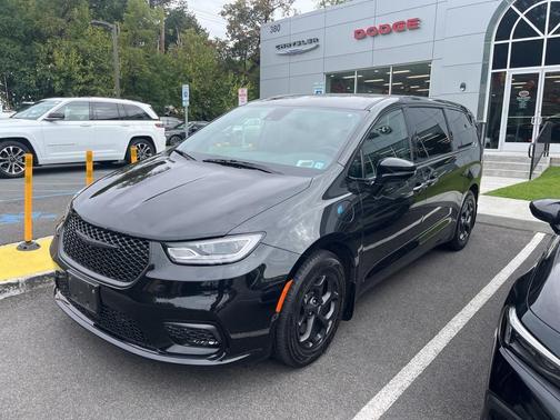 2023 Chrysler Pacifica Hybrid Limited