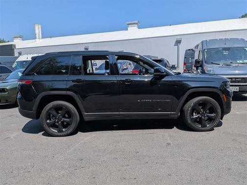 2023 Jeep Grand Cherokee Altitude