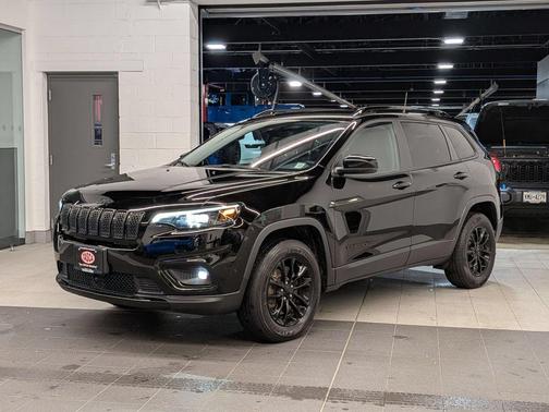 Diamond Black 2023 Jeep Cherokee Altitude Lux