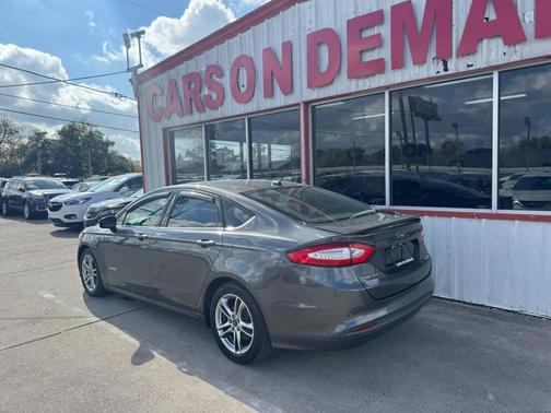 2016 Ford Fusion Hybrid SE