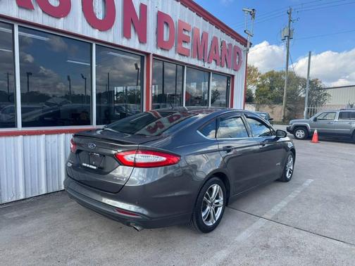 2016 Ford Fusion Hybrid SE