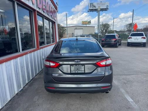 2016 Ford Fusion Hybrid SE