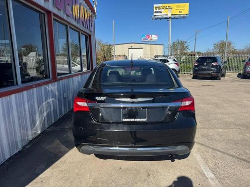 2014 Chrysler 200 LX