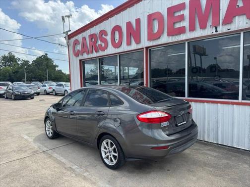 2015 Ford Fiesta SE 4dr Sedan