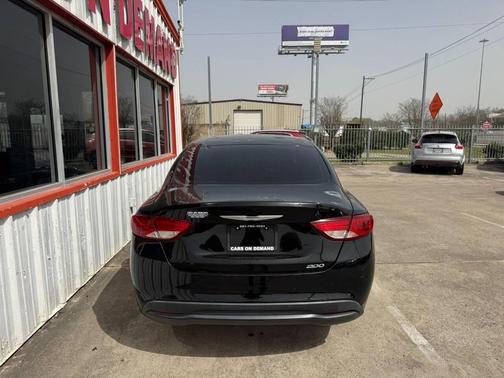 2015 Chrysler 200 LX