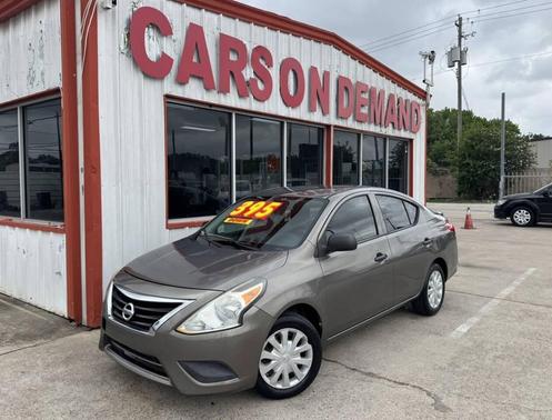 Gray 2015 Nissan Versa 1.6 S+