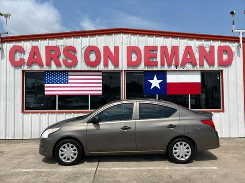 Gray 2015 Nissan Versa 1.6 S+
