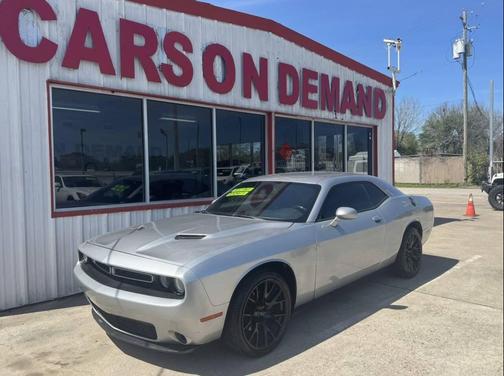 2015 Dodge Challenger SXT