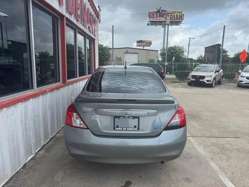 Magnetic Gray 2014 Nissan Versa 1.6 SV