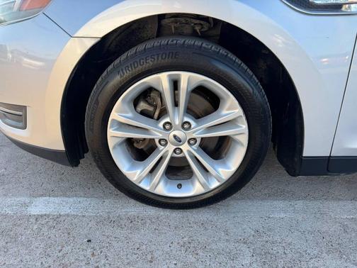 2014 Ford Taurus SEL 4dr Sedan