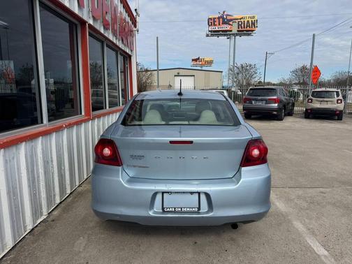 2013 Dodge Avenger SE 4dr Sedan