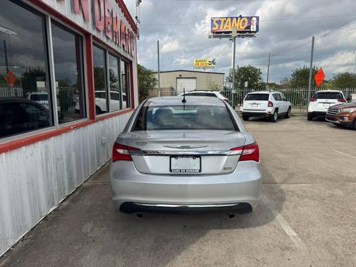 2011 Chrysler 200 Touring