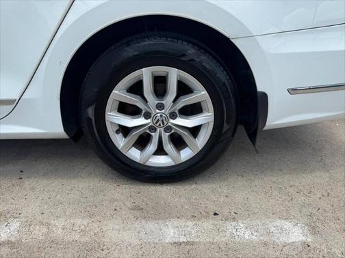2016 Volkswagen Passat 1.8T S 4dr Sedan