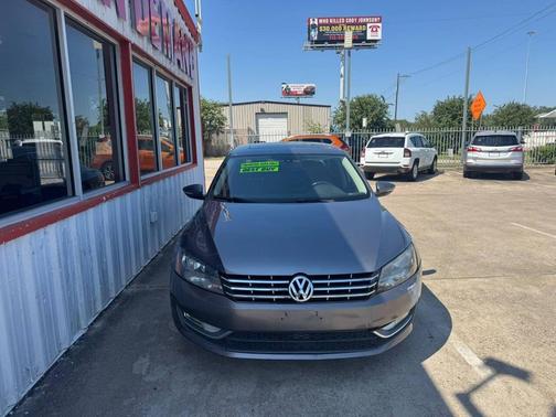 2012 Volkswagen Passat 2.5 SEL Premium