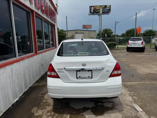 2009 Nissan Versa 1.8 SL