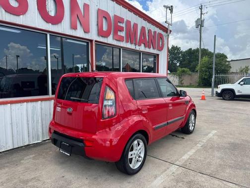 2010 Kia Soul +