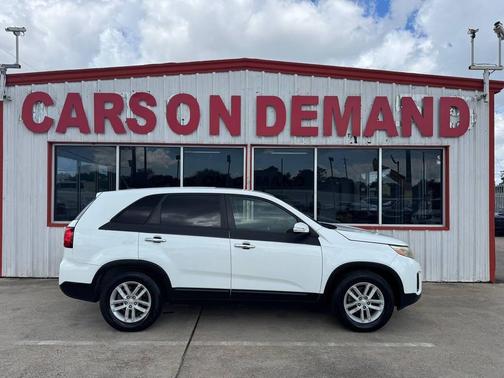 Snow White Pearl 2014 Kia Sorento LX