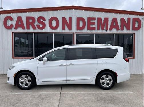 Bright White Clear Coat 2017 Chrysler Pacifica Touring-L Plus