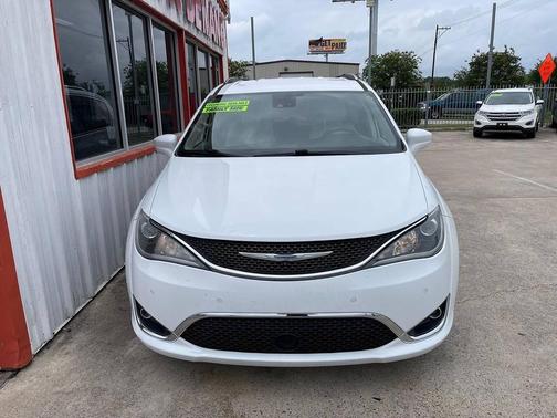 Bright White Clear Coat 2017 Chrysler Pacifica Touring-L Plus