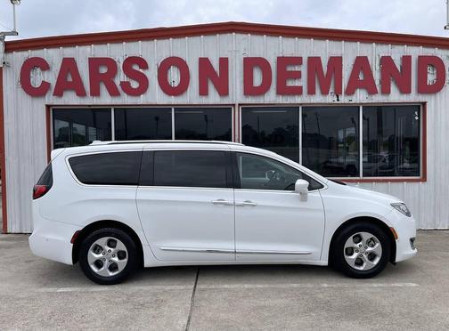 Bright White Clear Coat 2017 Chrysler Pacifica Touring-L Plus