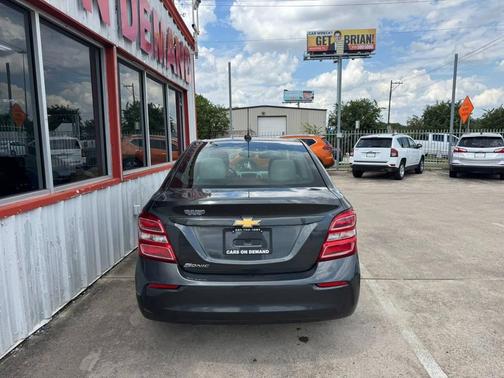 2018 Chevrolet Sonic LS