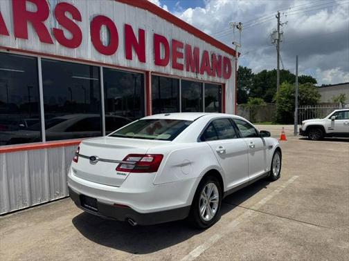 2015 Ford Taurus SE 4dr Sedan