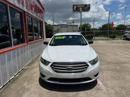 2015 Ford Taurus SE 4dr Sedan