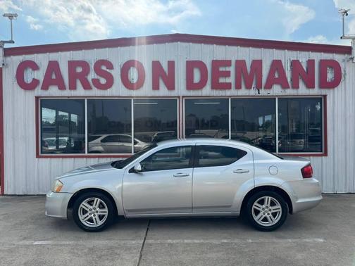 2012 Dodge Avenger SXT 4dr Sedan