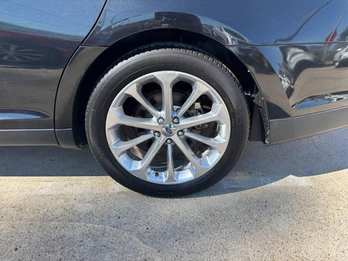 2014 Ford Taurus Limited 4dr Sedan