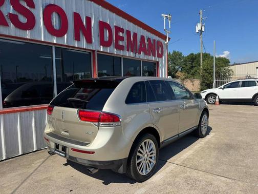 2011 Lincoln MKX Base