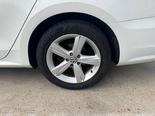 2013 Volkswagen Passat 2.5 SE