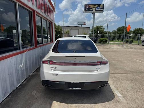 2014 Lincoln MKZ Base